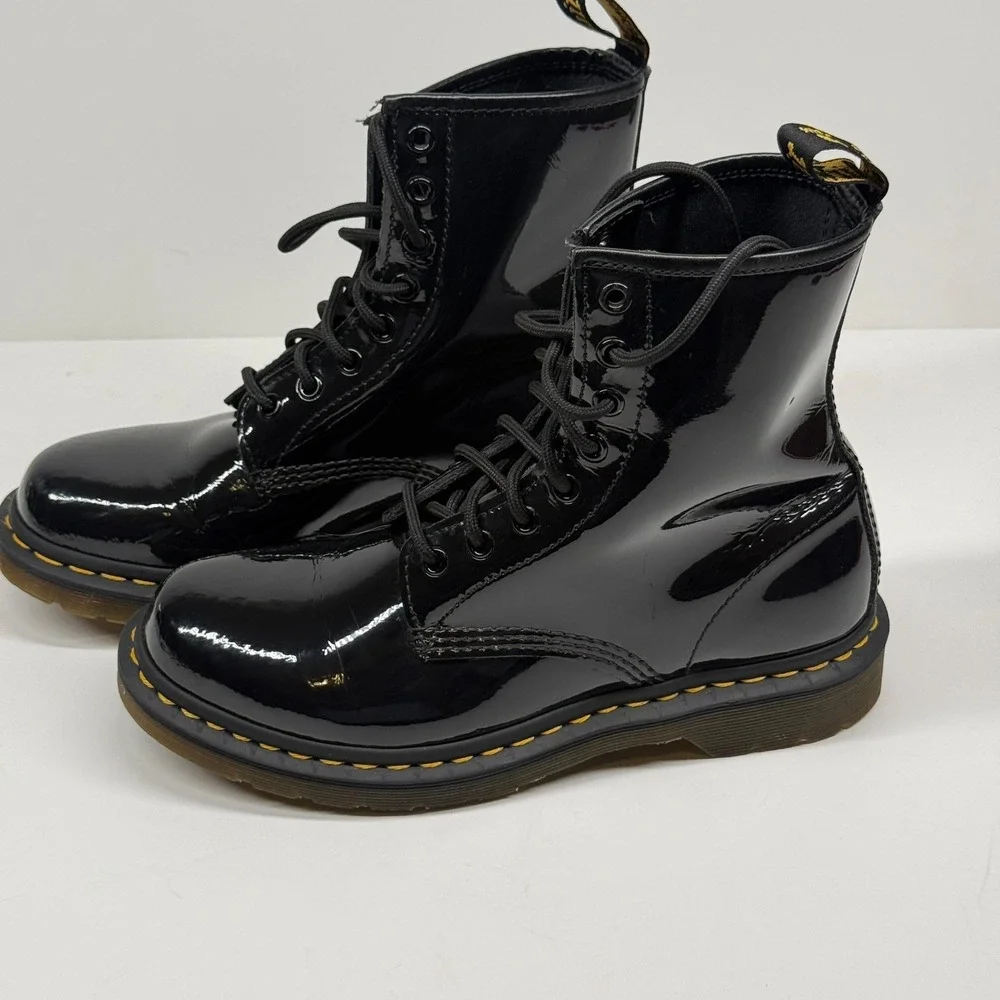 Dr. Martens 1460 Men's Boots Lace Up Black Patent Leather Round Toe Size 7